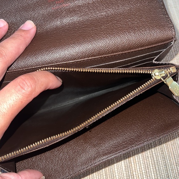 Louis Vuitton wallet - Picture 8 of 9